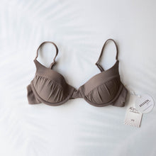 Carica l&#39;immagine nel visualizzatore Galleria, SORRENTO Balconette Bikini Top in Taupe
