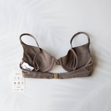 Carica l&#39;immagine nel visualizzatore Galleria, SORRENTO Balconette Bikini Top in Taupe
