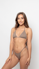 Lade das Bild in den Galerie-Viewer, POSITANO Triangle Halter Bikini Top in Taupe
