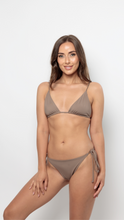 Cargar imagen en el visor de la galería, ISCHIA Triangle Bikini Top in Taupe
