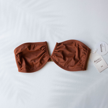 Cargar imagen en el visor de la galería, AMALFI Bandeau Bikini Top in Rust
